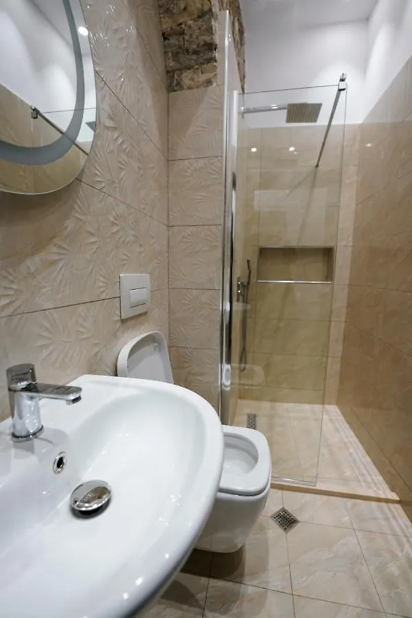 Helin'S Hostel By Backpackers Berat