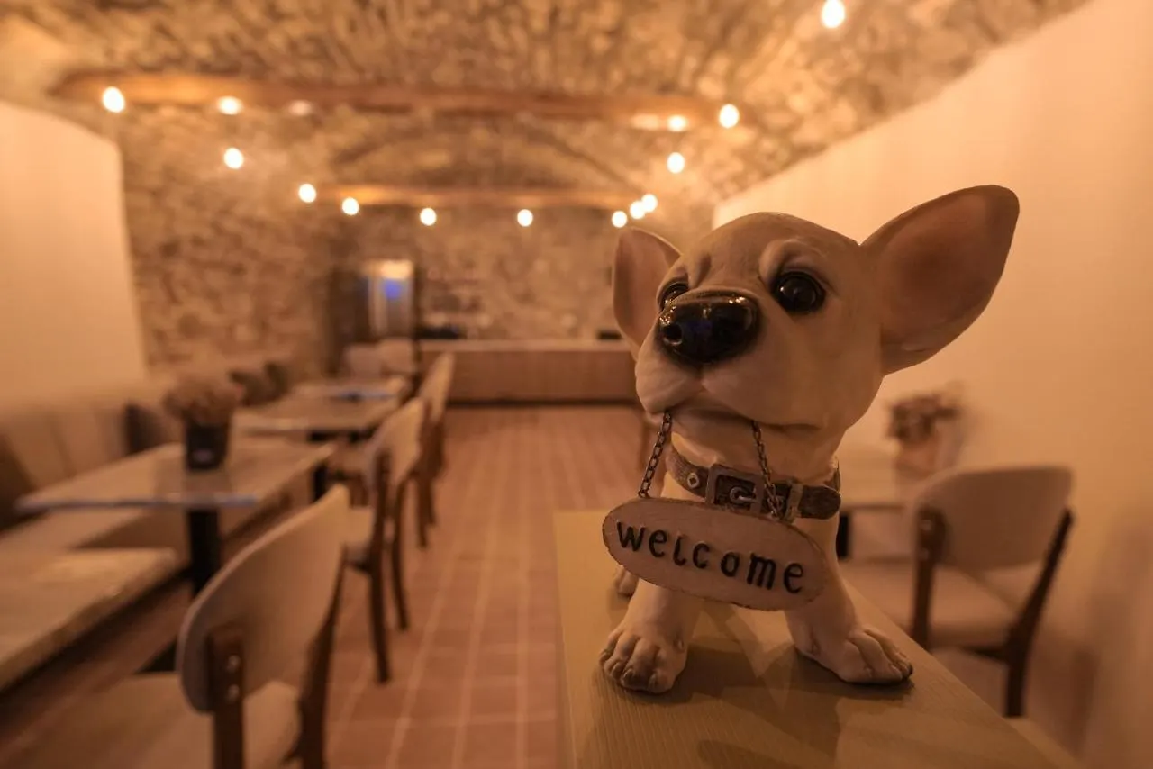 Helin'S Hostel By Backpackers Berat Albania