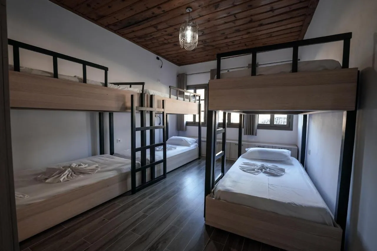 Helin'S Hostel By Backpackers Berat